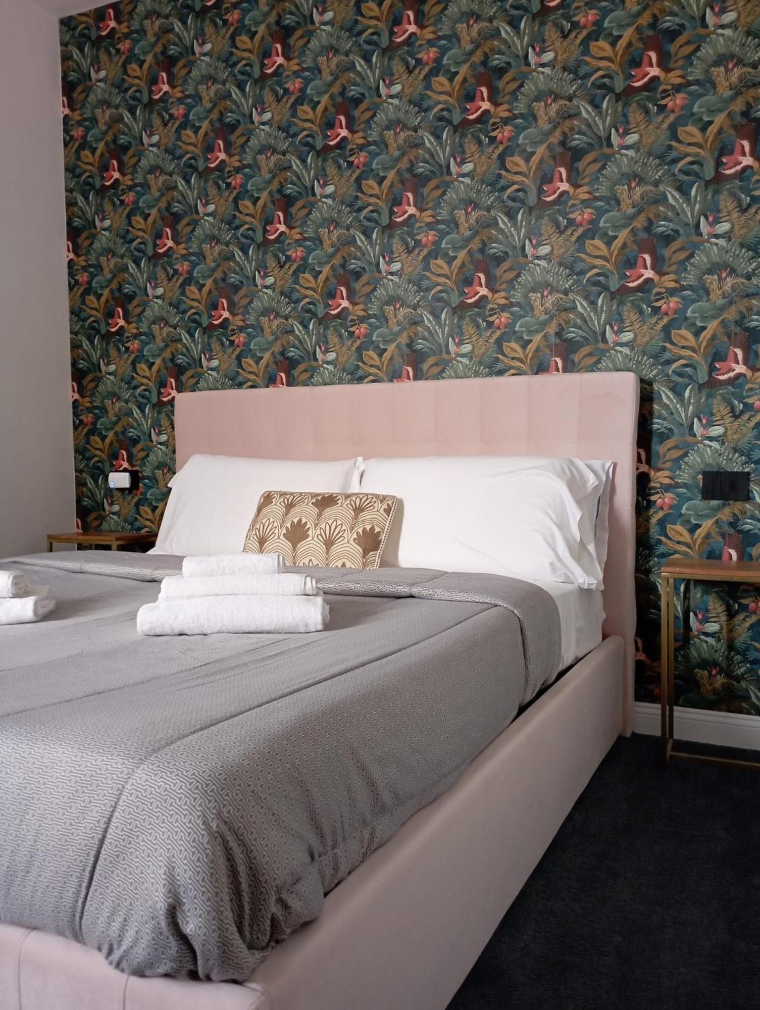 President Plaza Vip Suite Spa By Babylon Stay เนเปิลส์ ภายนอก รูปภาพ