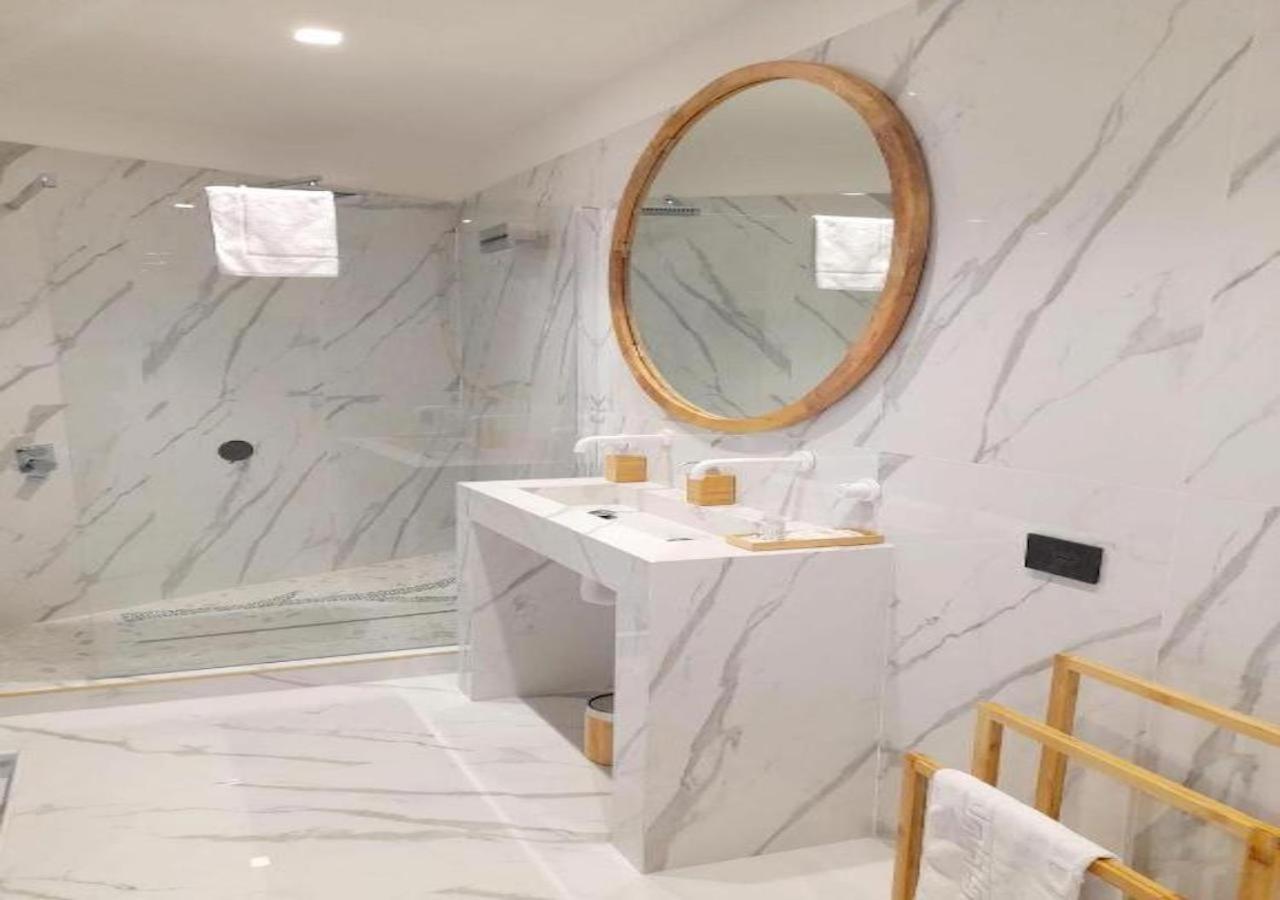President Plaza Vip Suite Spa By Babylon Stay เนเปิลส์ ภายนอก รูปภาพ
